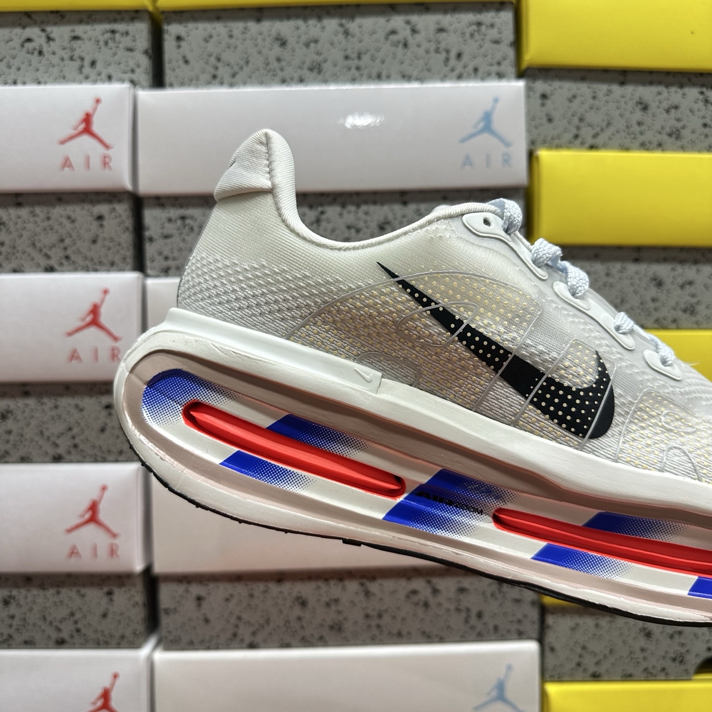Nike Vomero Premium HQ2050-308 3