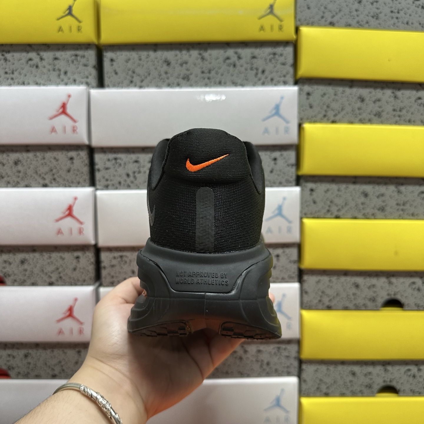 Nike Vomero Premium HQ2050-305 2