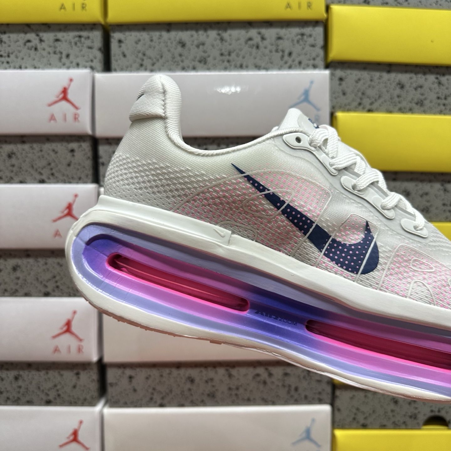Nike Vomero Premium HM5973-417 3