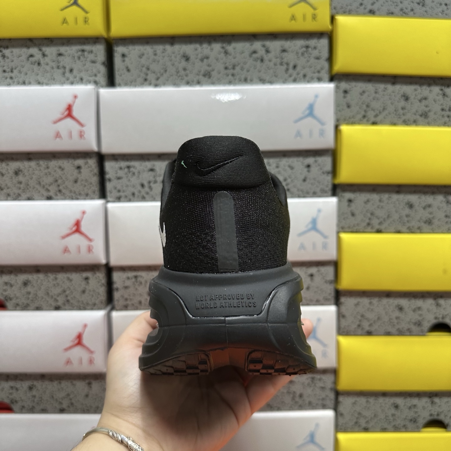 Nike Vomero Premium HQ2050-558 2