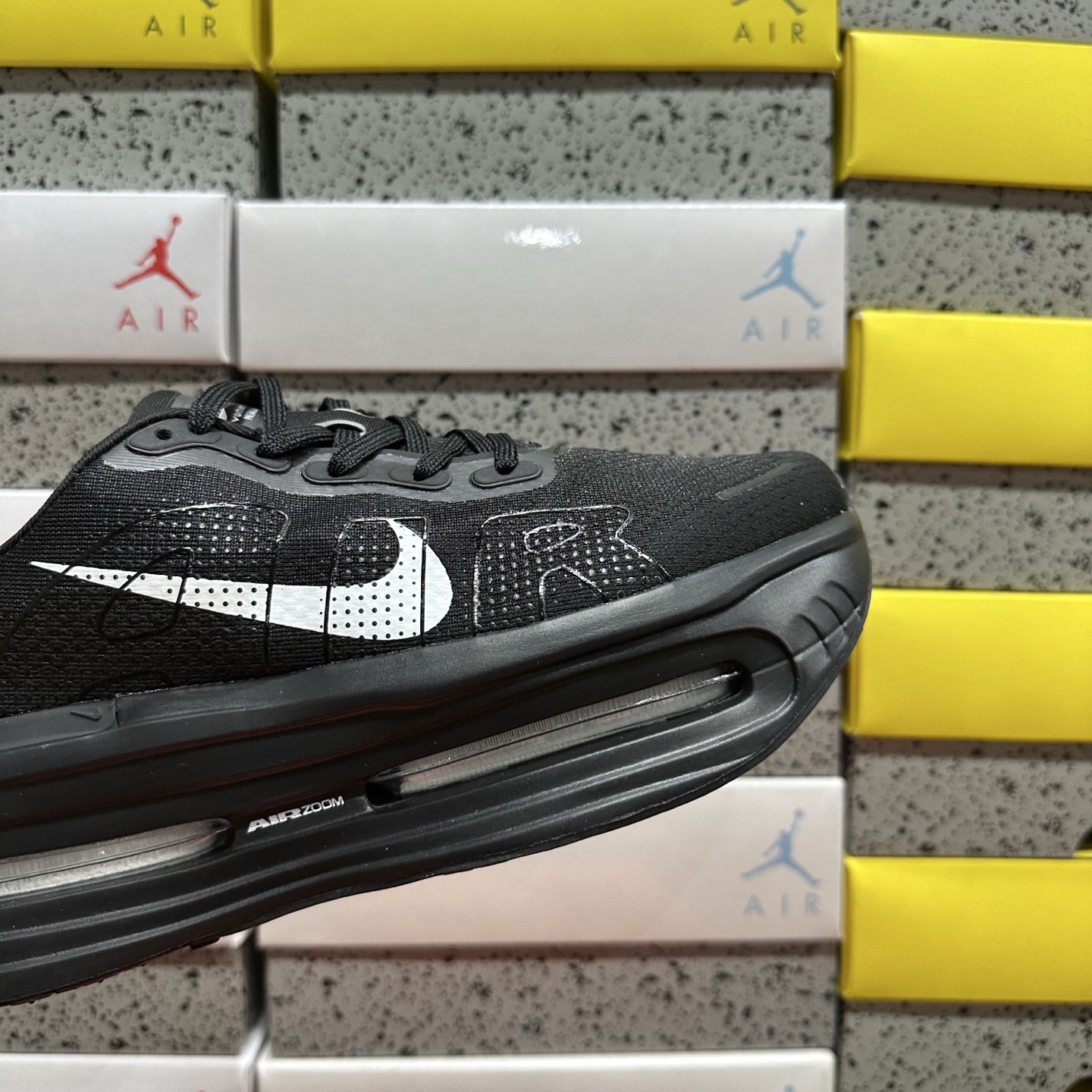 Nike Vomero Premium HQ2050-558 4