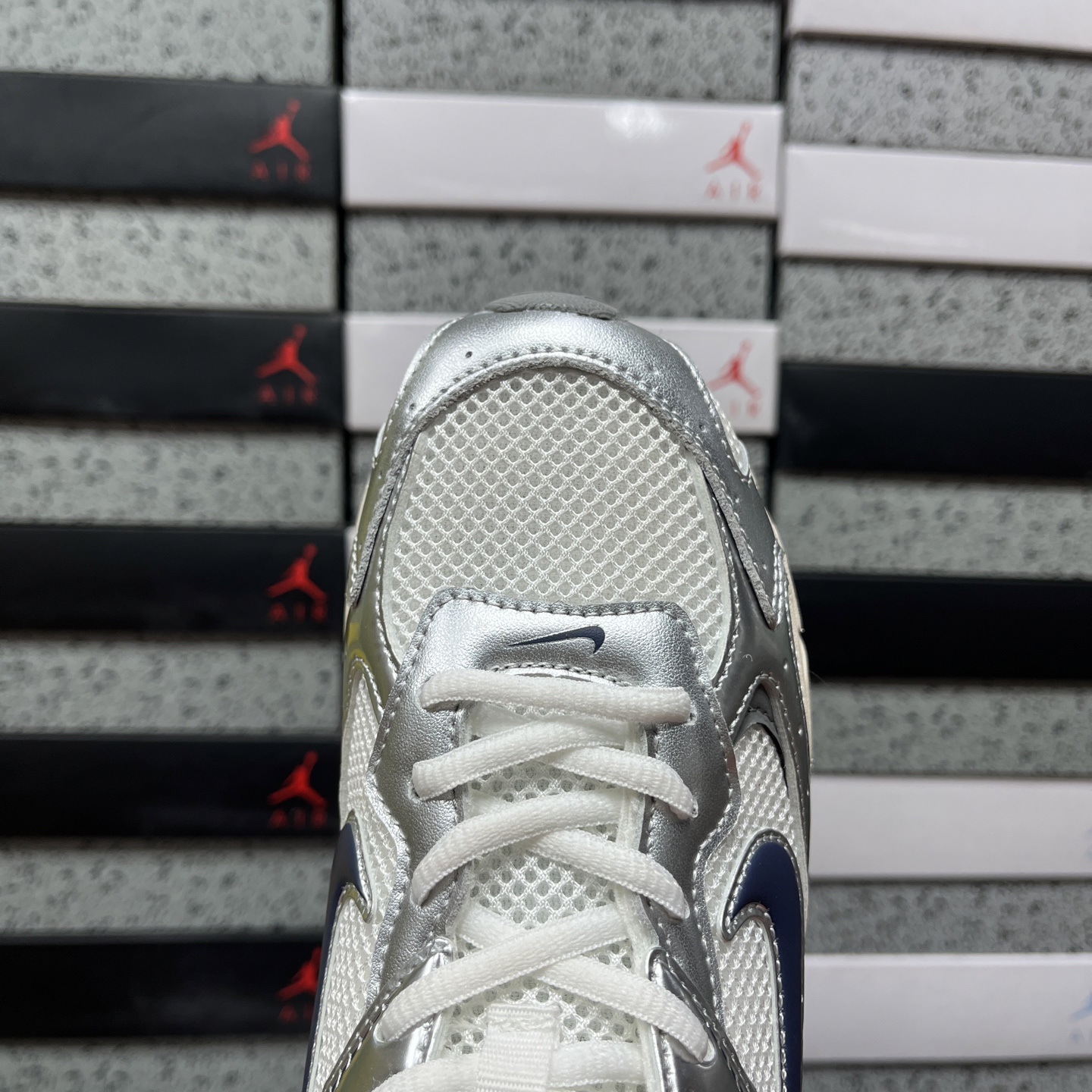 Nike NIKE VOMERO HQ6868-111 4