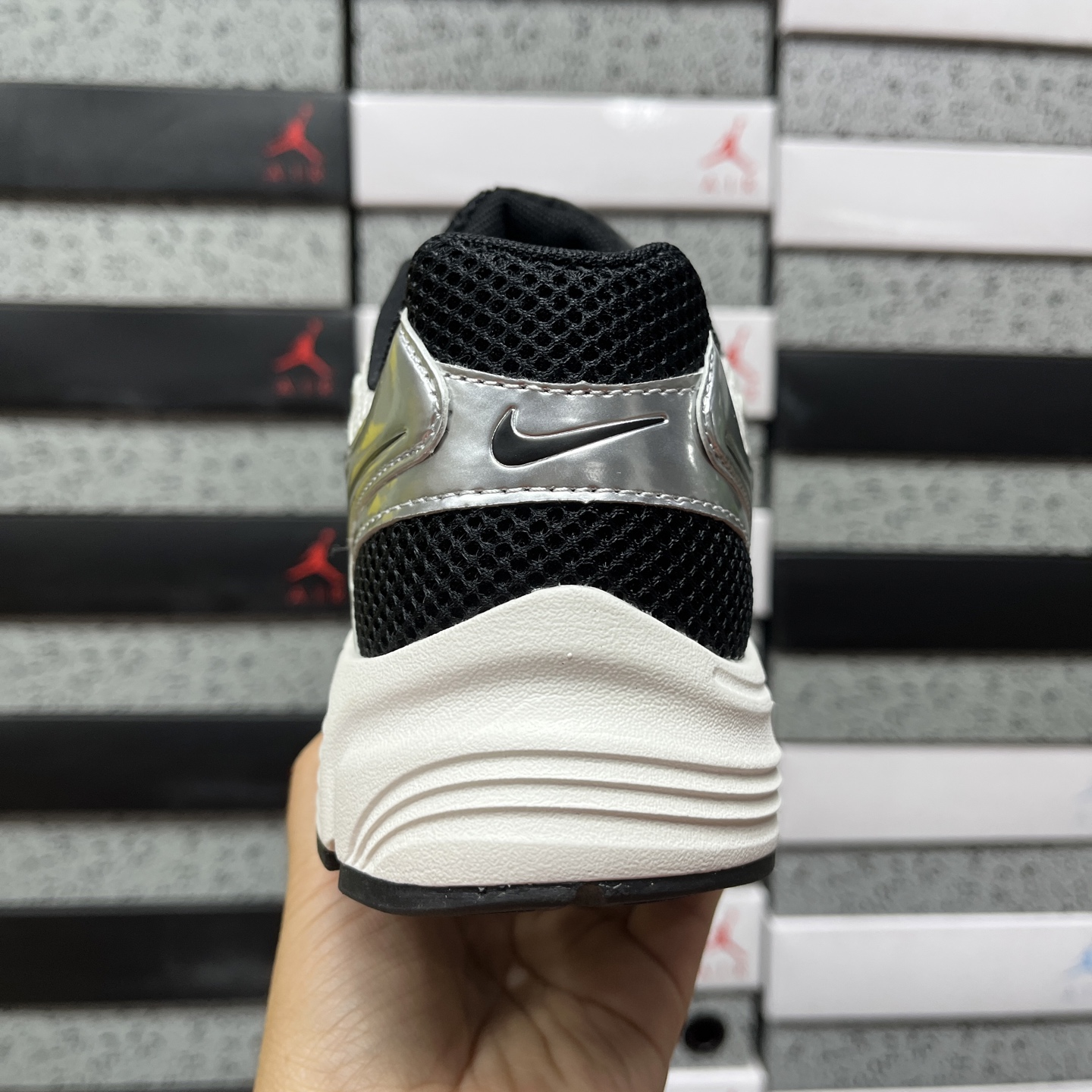 Nike NIKE VOMERO HF4258-608 2