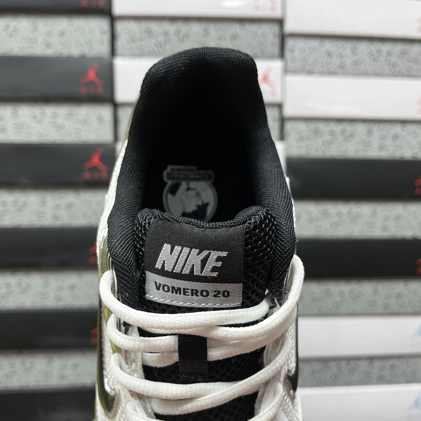 Nike NIKE VOMERO HF4258-608 3