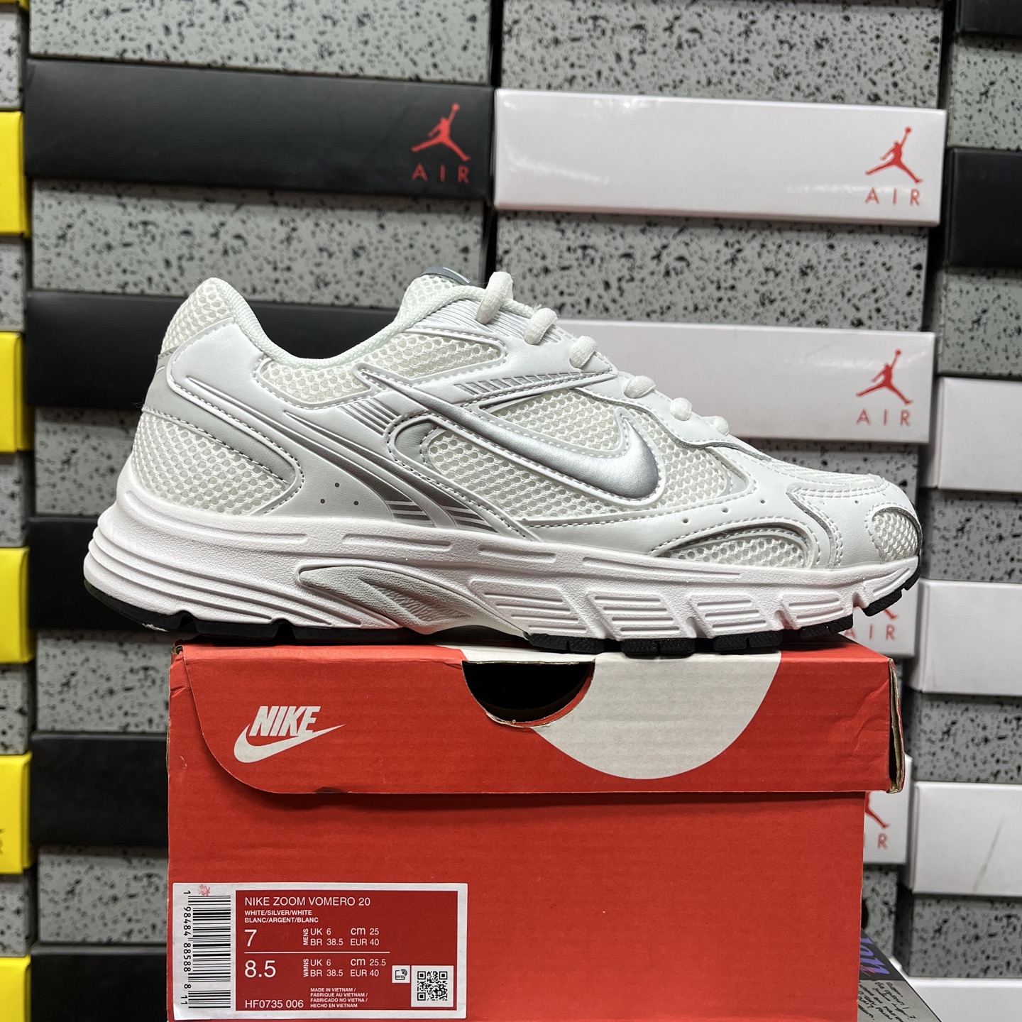 Nike NIKE VOMERO HF0735-006