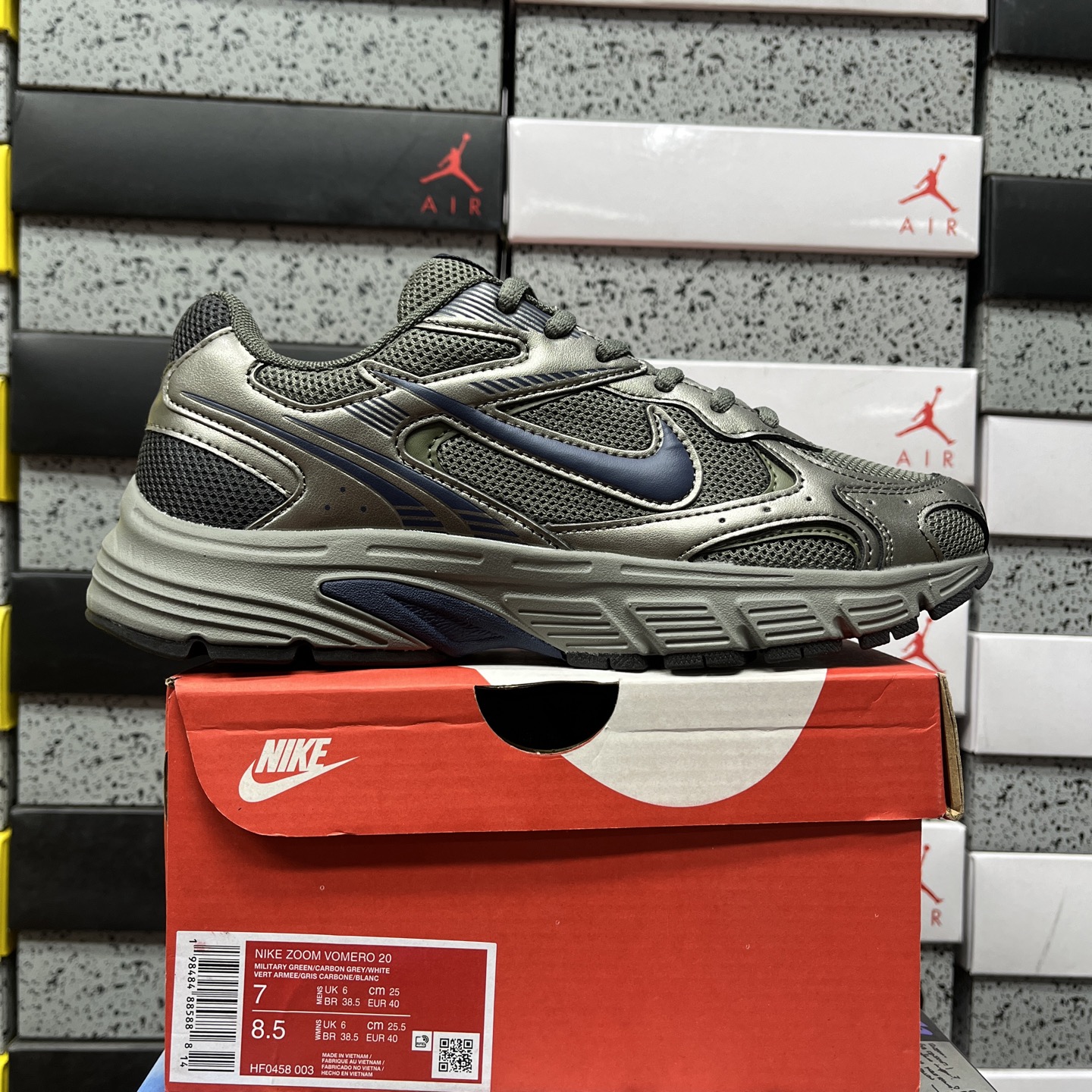 Nike NIKE VOMERO HF0458-003