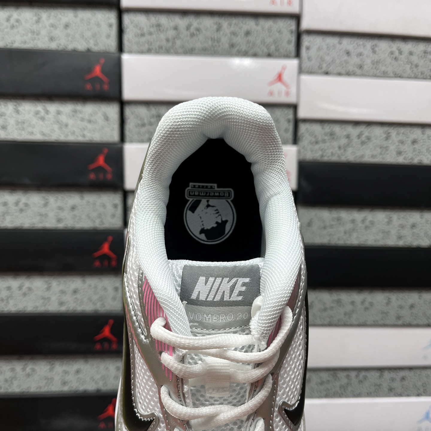 Nike NIKE VOMERO HF1553-100 manufacturer view 3