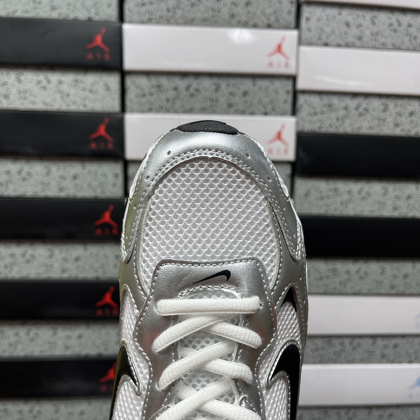 Nike NIKE VOMERO HF1553-100 manufacturer view 4