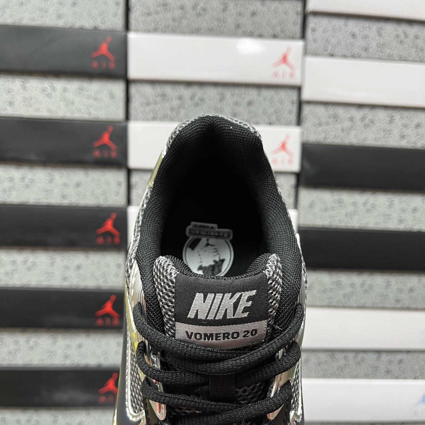 Nike NIKE VOMERO HF7069-100 3