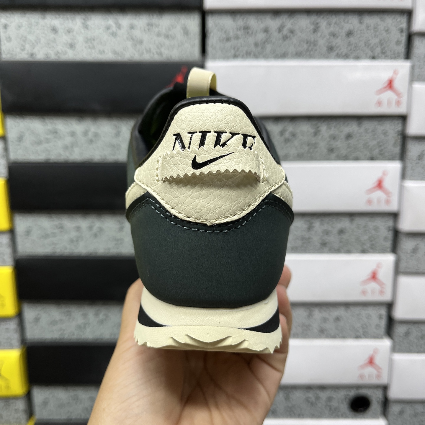 Nike CORTEZ II5708-002 2