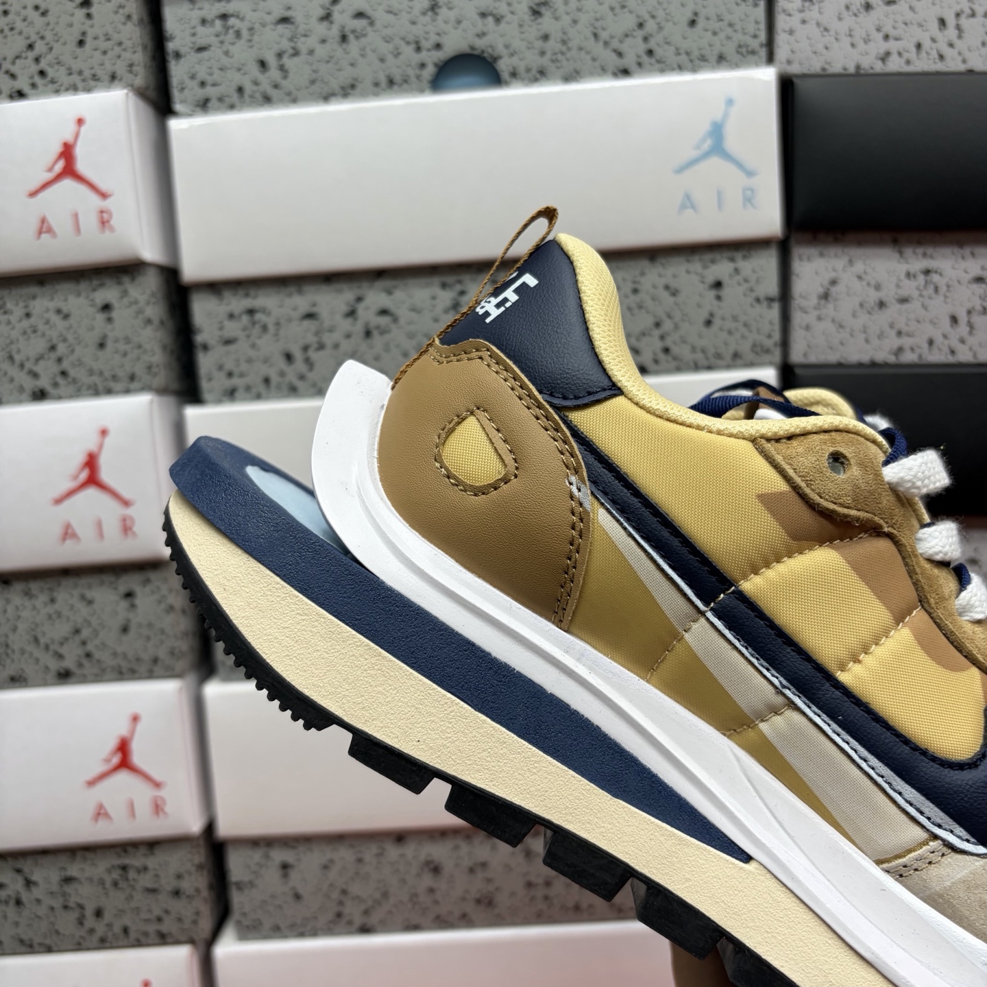 Nike VAPORWAFFLE/SACAI DD1875-200 4