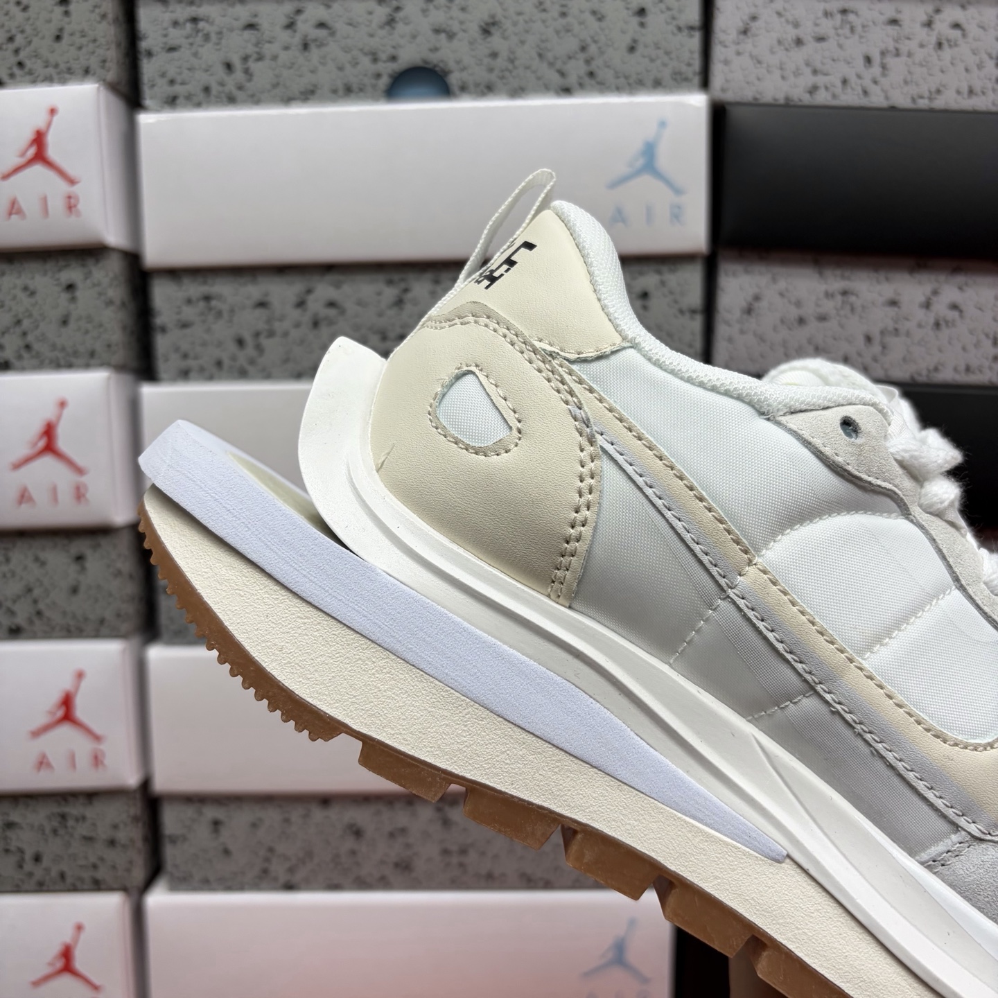 Nike VAPORWAFFLE/SACAI DD1875-100 4