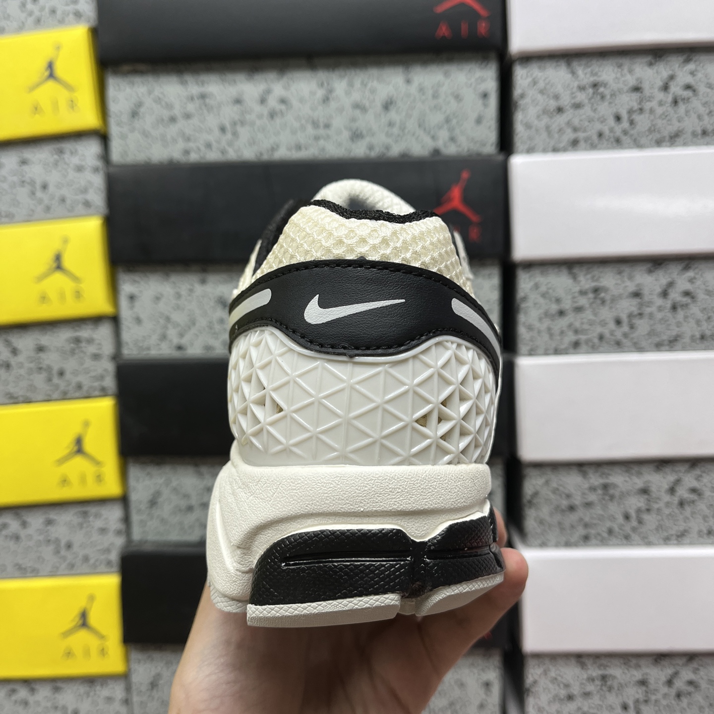 Nike Vomero5 FN7649-110 2