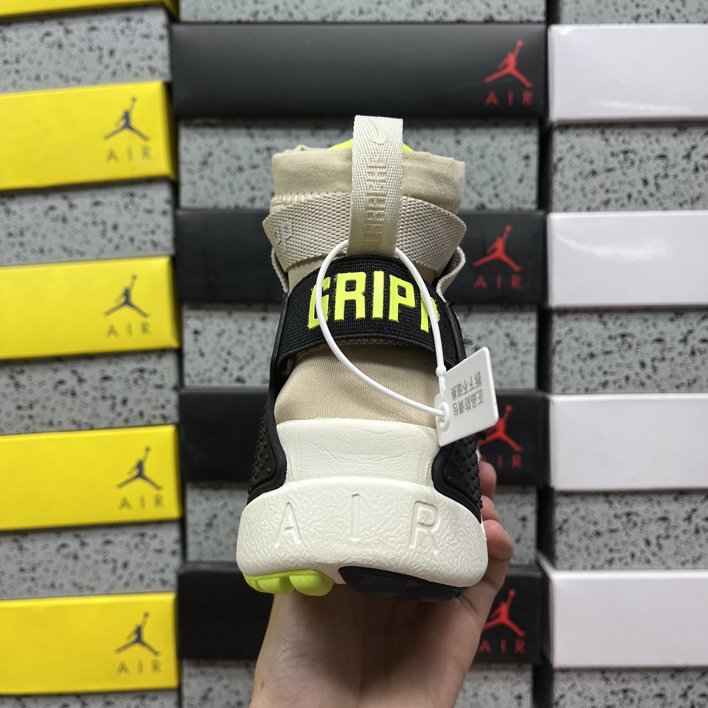 Nike AIR HUARACHE GRIPP AO1730-006 2