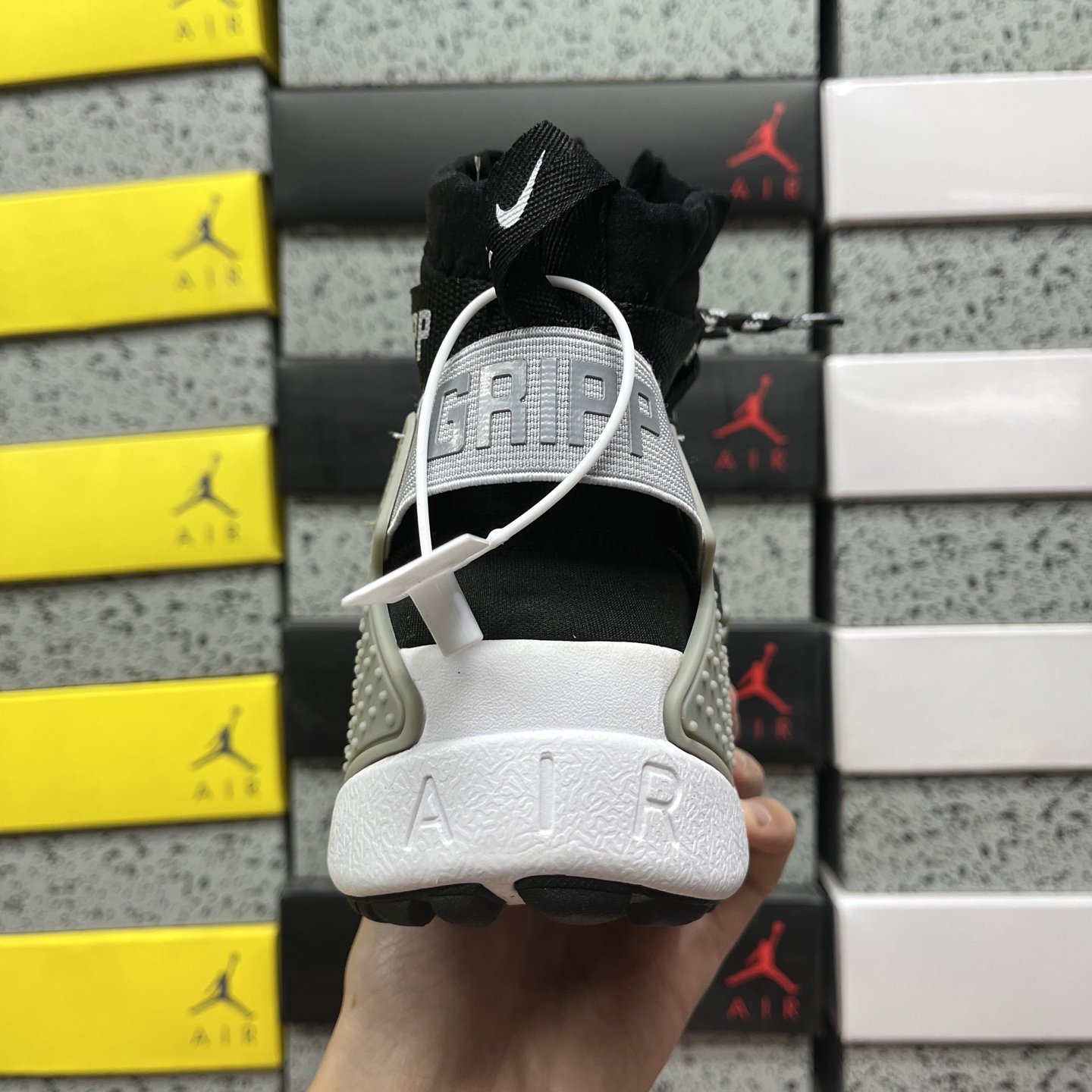 Nike AIR HUARACHE GRIPP AO1730-004 2