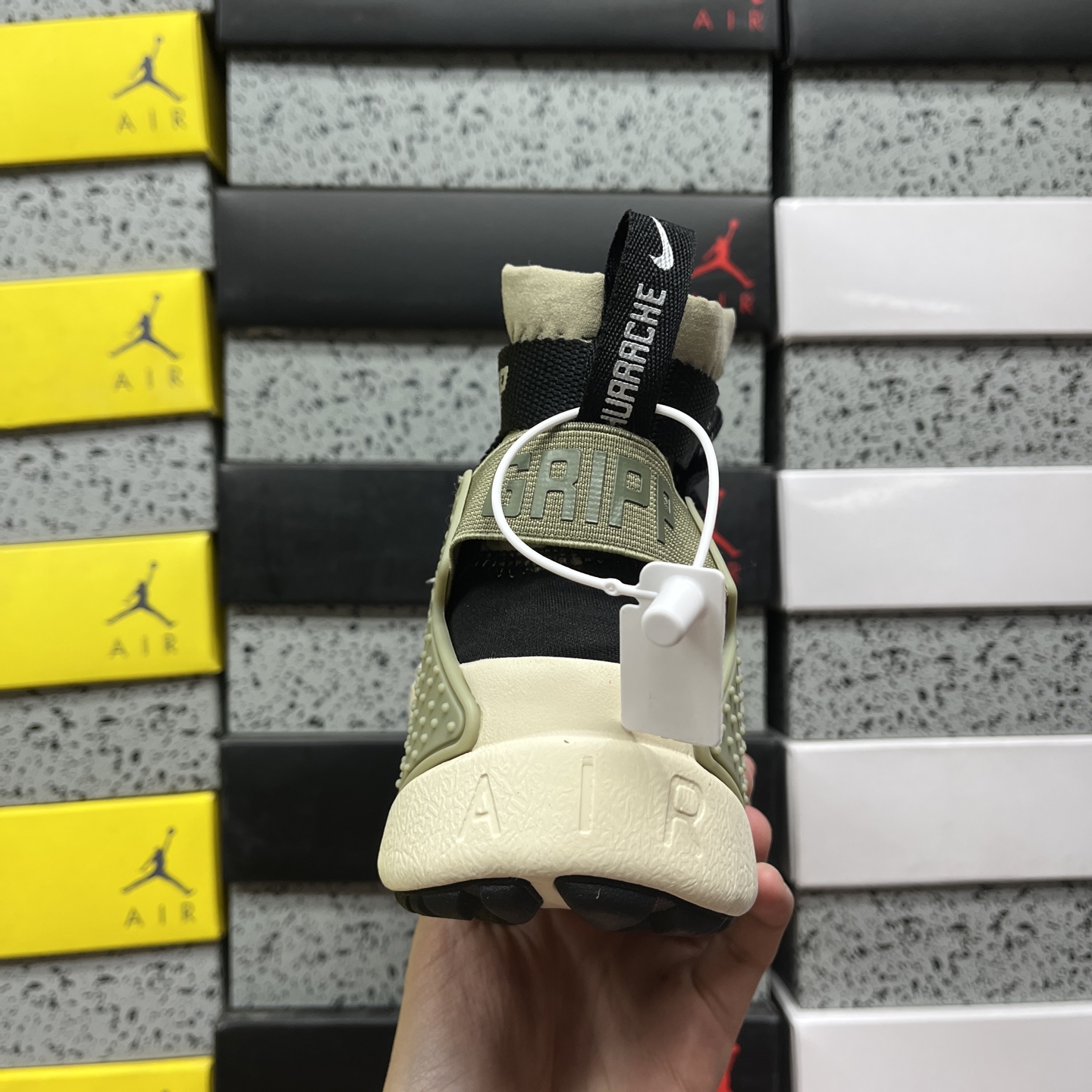 Nike AIR HUARACHE GRIPP AT1730-200 2