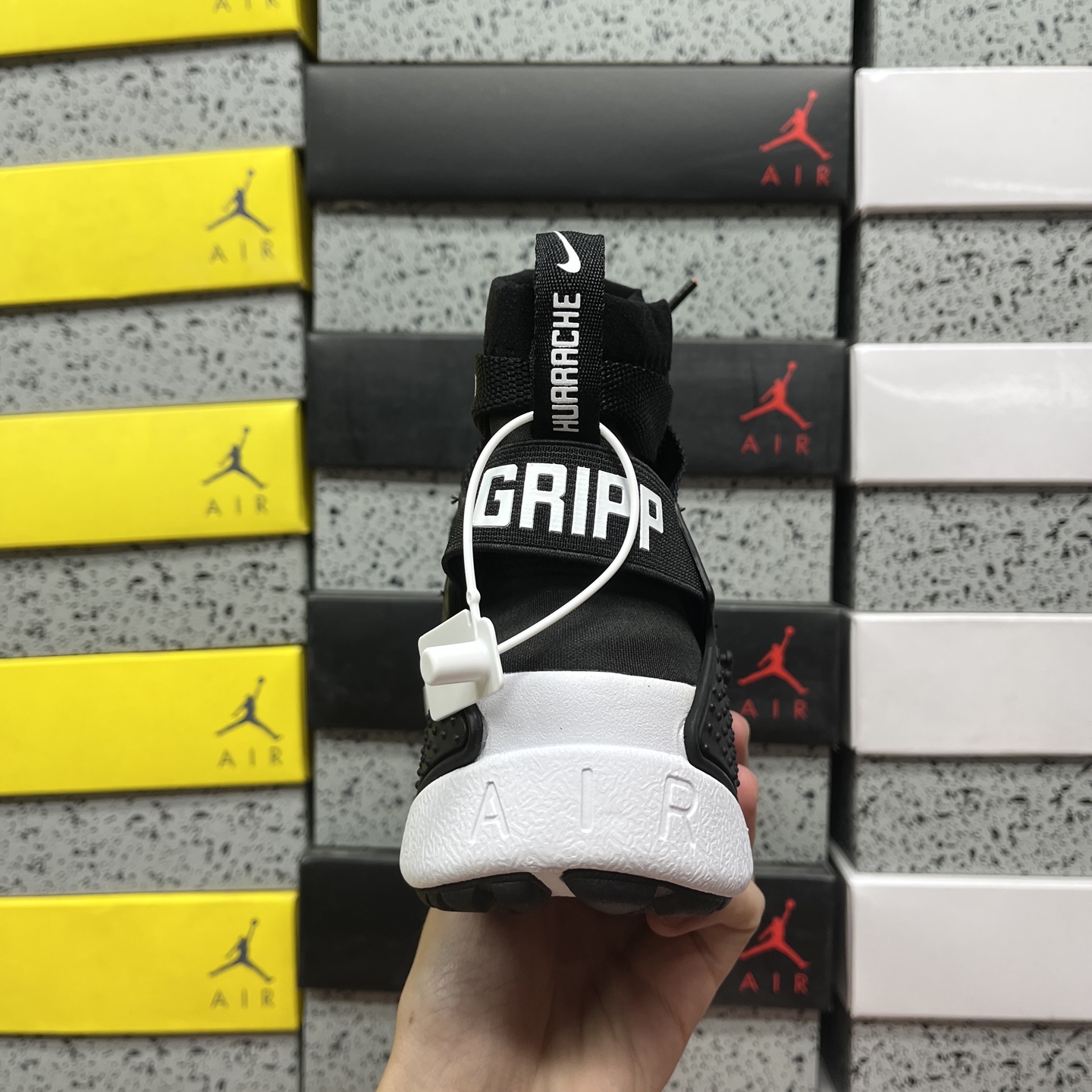 Nike AIR HUARACHE GRIPP AT1730-005 2
