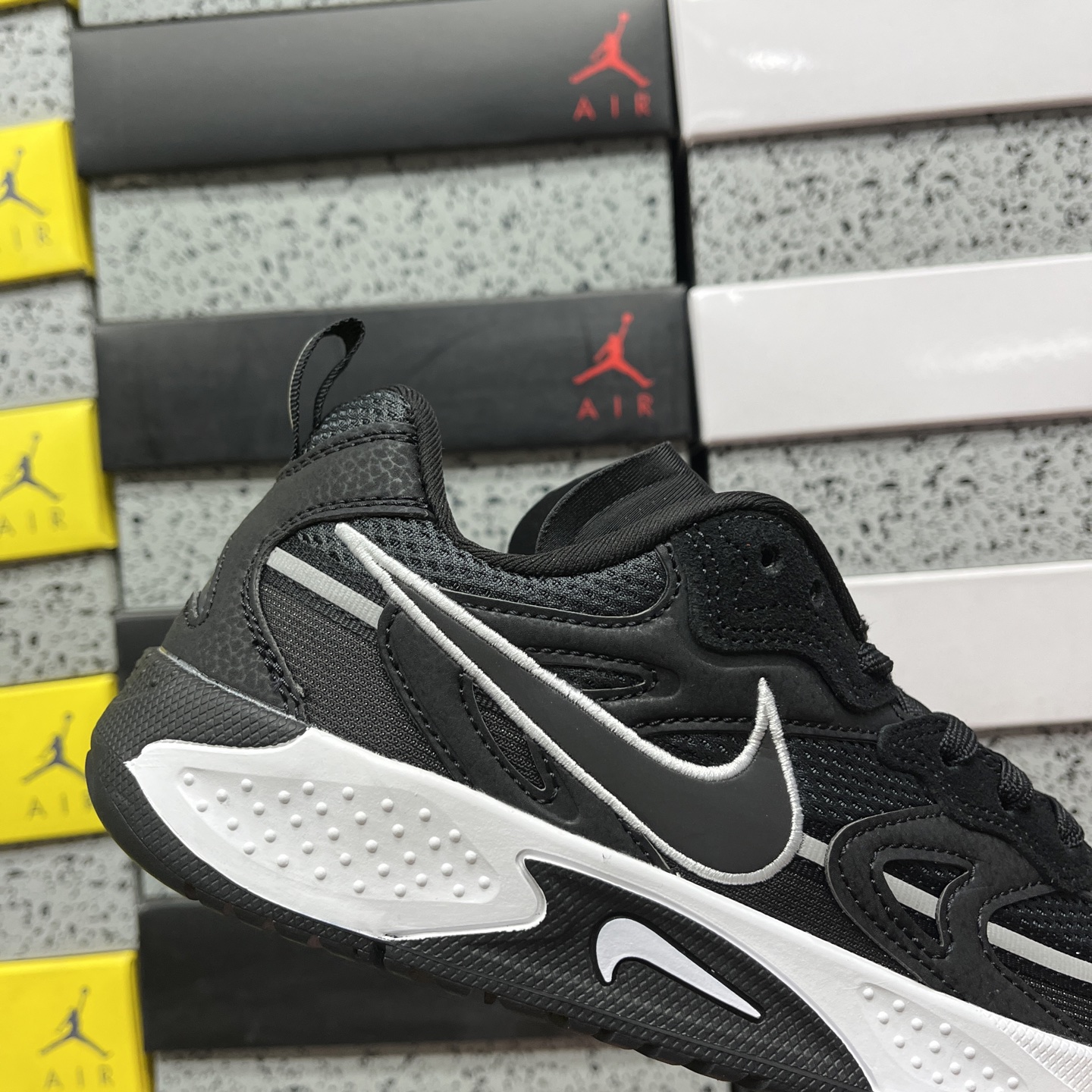 Nike JAM FN0314-003 4