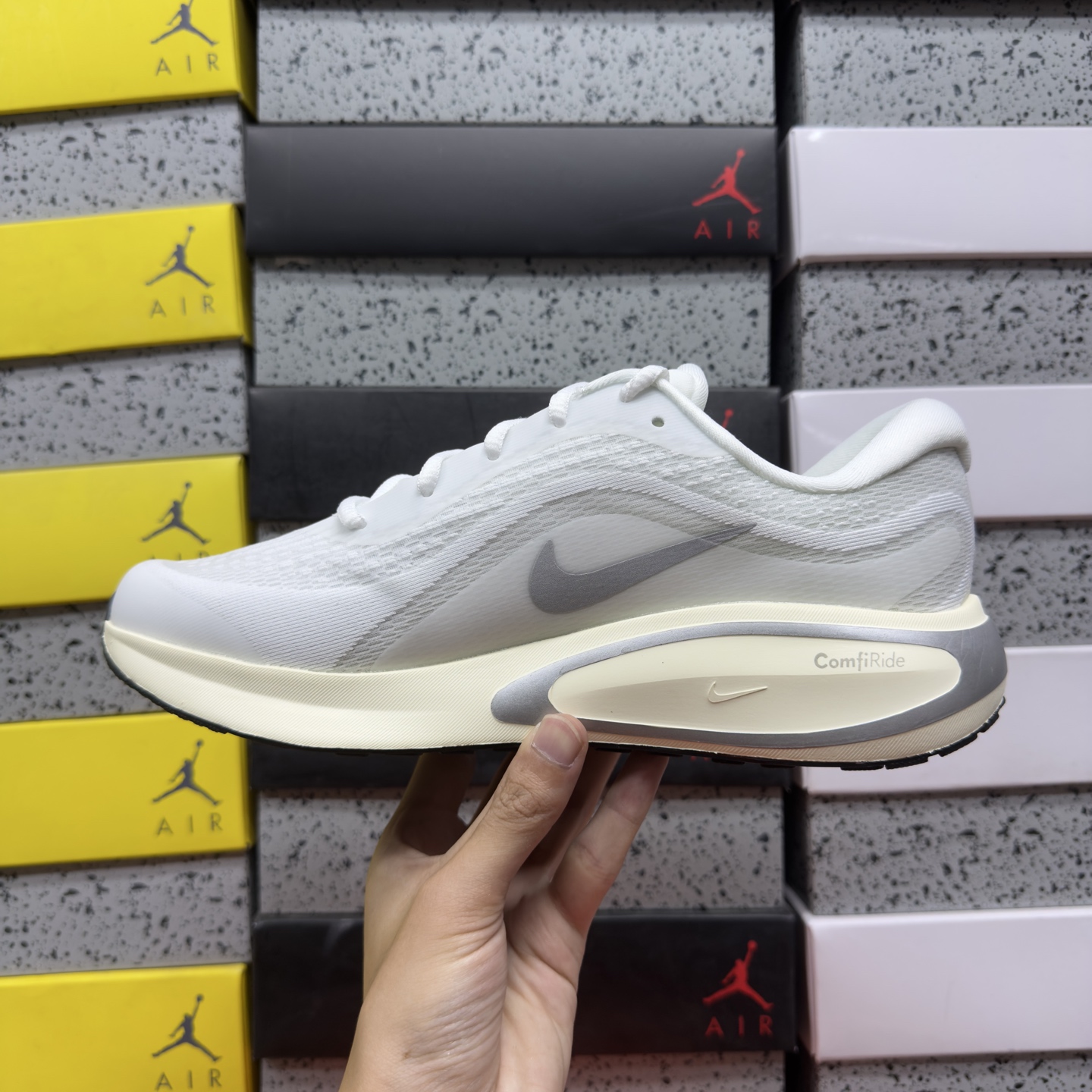 Nike JOURNEY RUN FJ7765-104 2