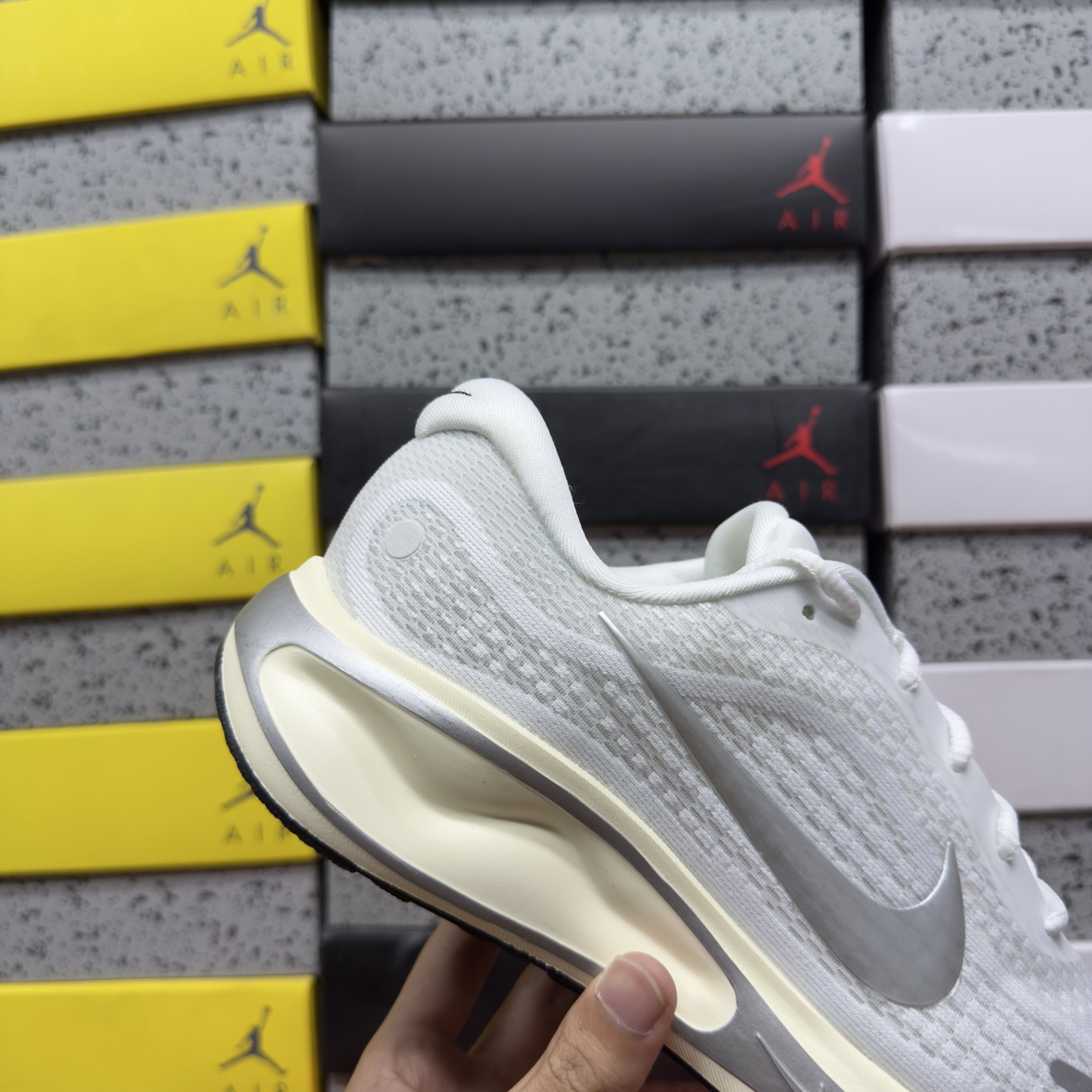 Nike JOURNEY RUN FJ7765-104 4