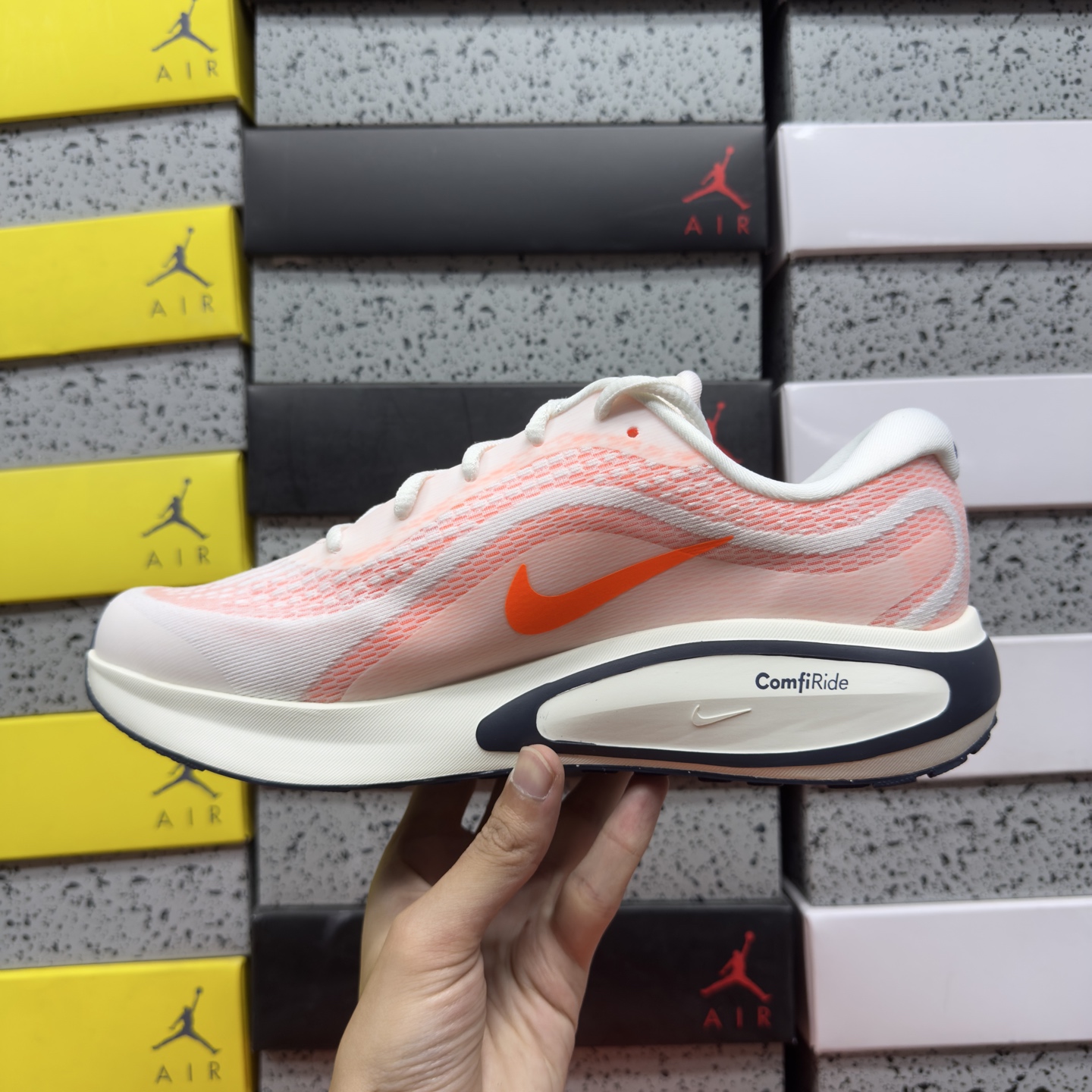 Nike JOURNEY RUN FN0228-100 2
