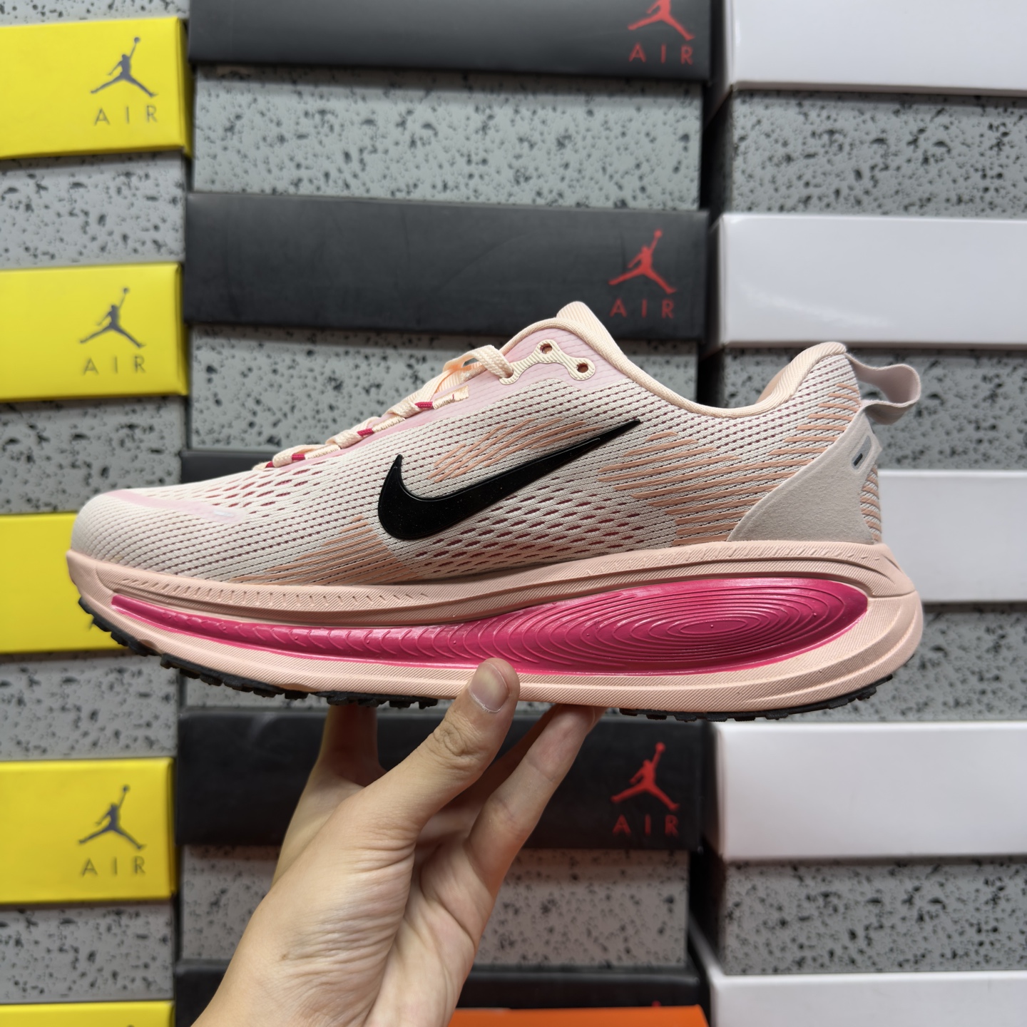 Nike Vomero 18 HM6803-600 2