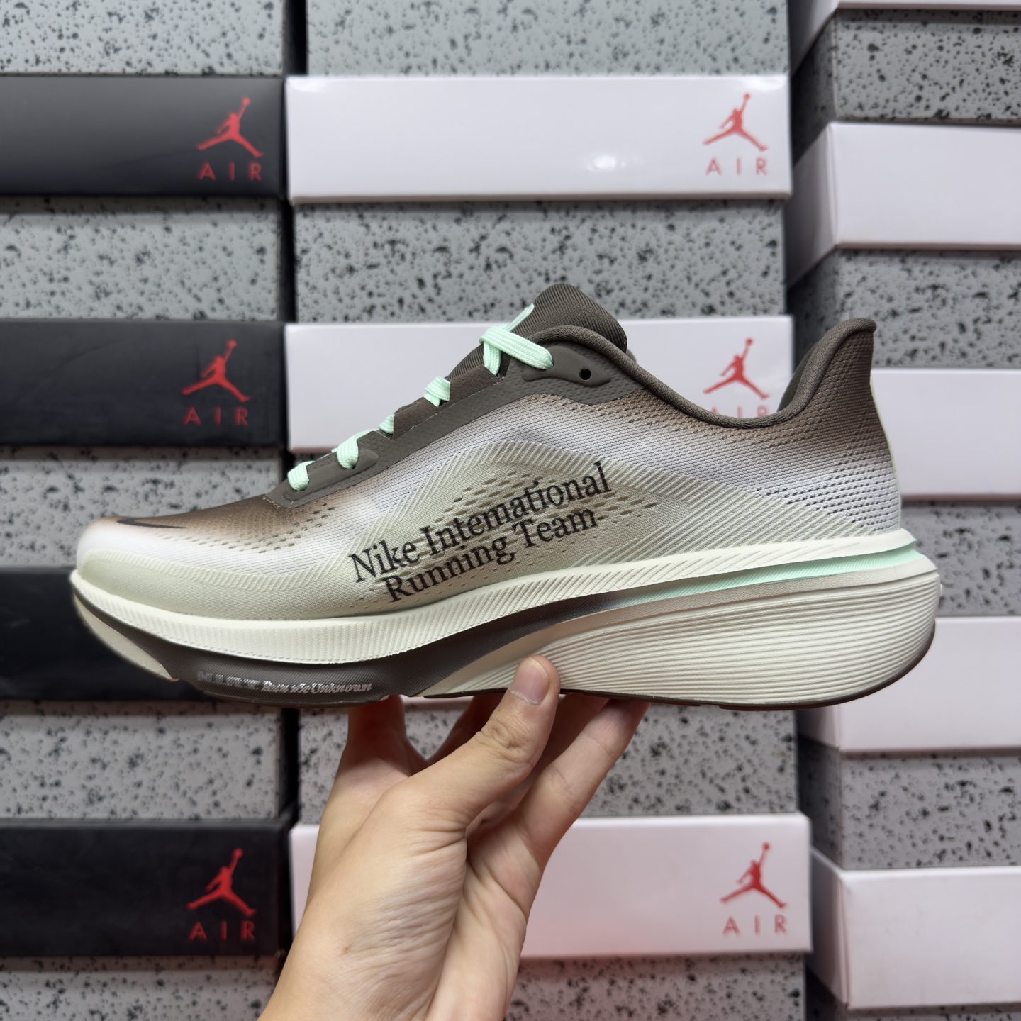 Nike AIR ZOOM PEGASUS 42 IW2349-001 2