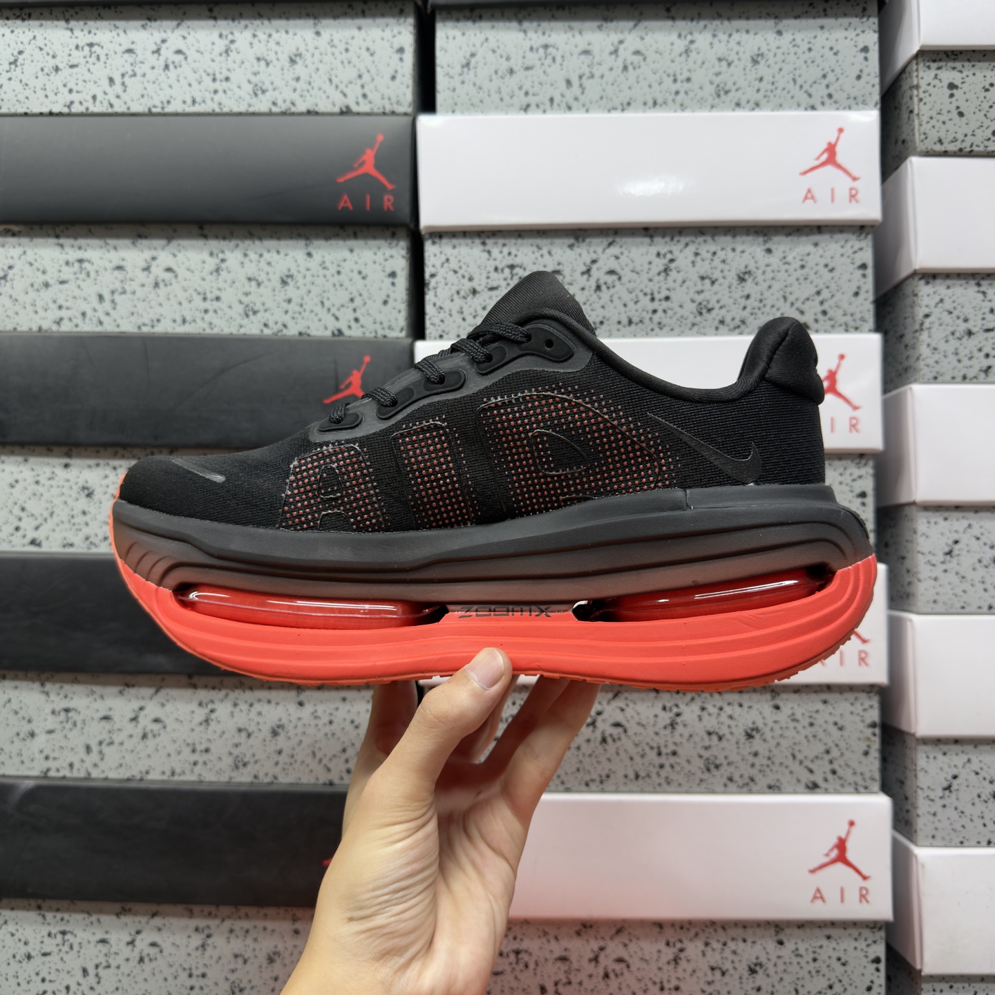 Nike VOMERO PREMIUM HQ2050-002 2