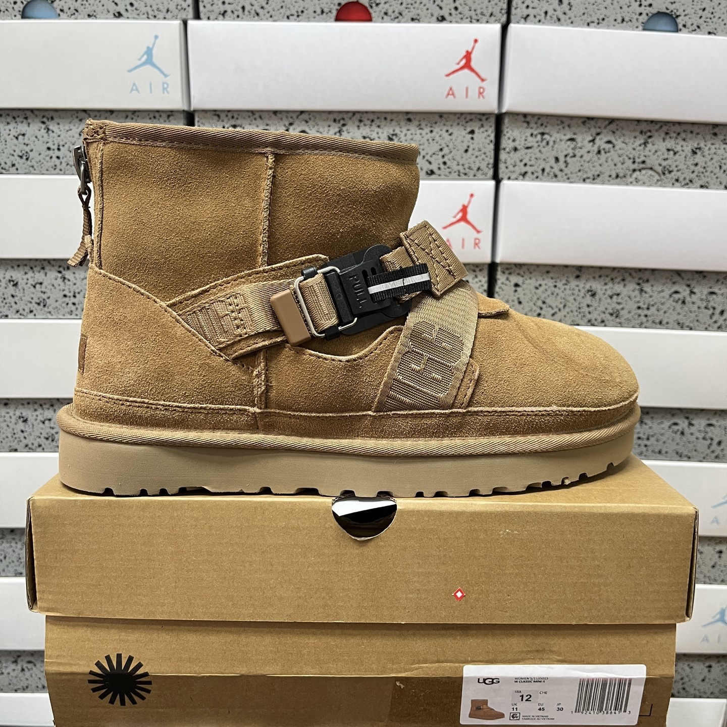 UGG Snow Boots Chestnut 1135013