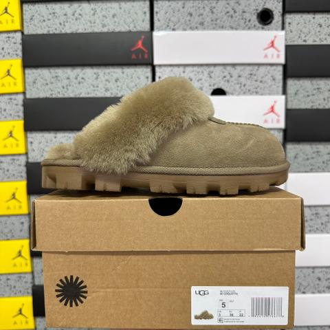 UGG Snow Boots Star Slipper Brown 1015125